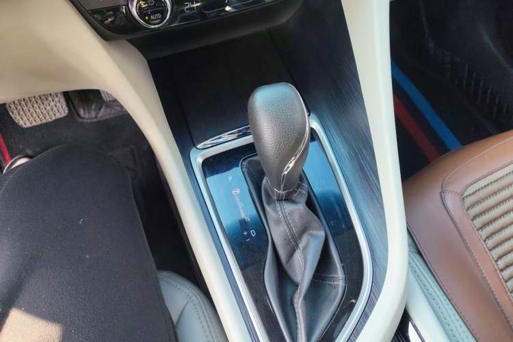 Used Buick GL6 2018 18T 5-Seater Elite Version
