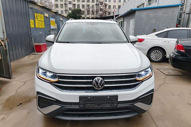 Used Volkswagen Tiguan L 2024 300TSI Automatic Two-Wheel Drive Smart Edition
