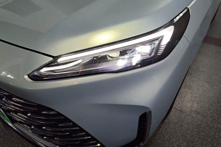 Used Buick GL8 New Energy 2025 Lu Shang Luxury Edition 7-Seater
