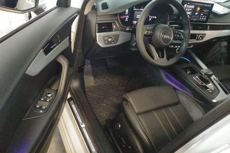 Used Audi A4L 2020 40 TFSI Luxury Dynamic Model