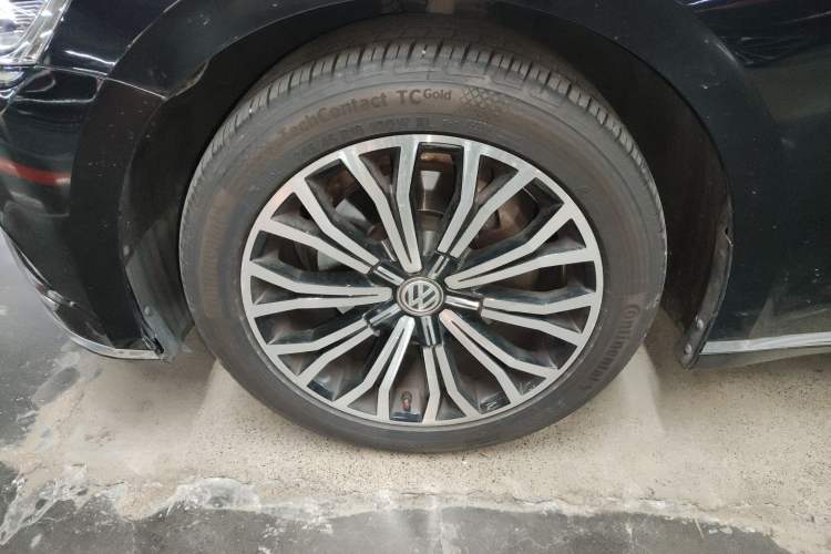 Used Volkswagen Phideon 2019 380TSI Two-Wheel Drive Business Edition China VI Standard
