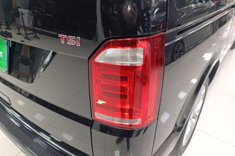 Used Volkswagen Multivan 2018 2.0 TSI Two-Wheel-Drive Luxury Edition 7 Seats
