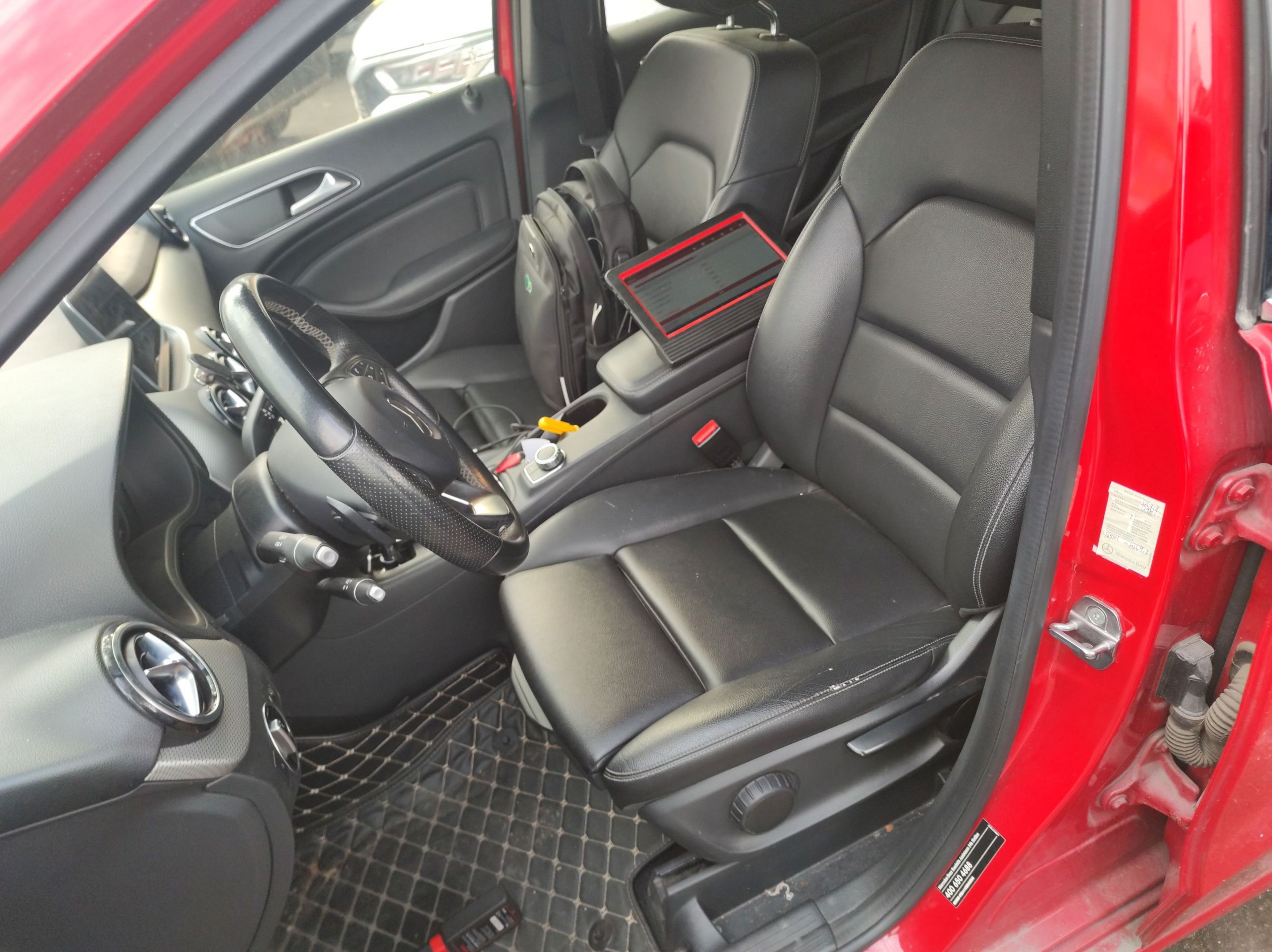 Переднее сиденье в автомобиле