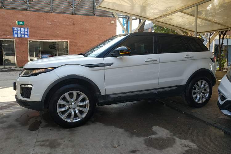 Used Land Rover Range Rover Evoque 2018 200PS PURE New Fashion Edition
