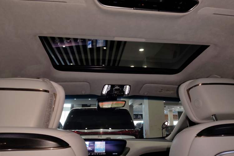 Used Buick Century 2023 2.0T Six-Seater Yinshi Edition
