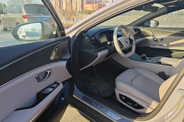 Used BYD Han 2025 DM-i Intelligent Driving Edition 125KM LiDAR Flagship Model
