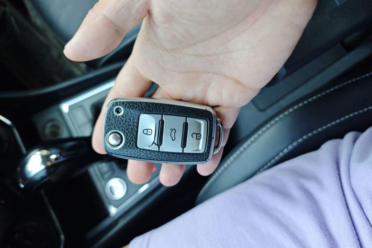 Used Volkswagen Lavida 2017 1.6L Automatic Comfort Edition
