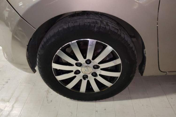 Used SAIC MAXUS G10 2014 2.0T Automatic Executive Edition

