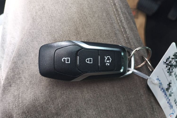 Used Ford Edge 2017 EcoBoost 245 Two-Wheel-Drive Sporty 7-Seater