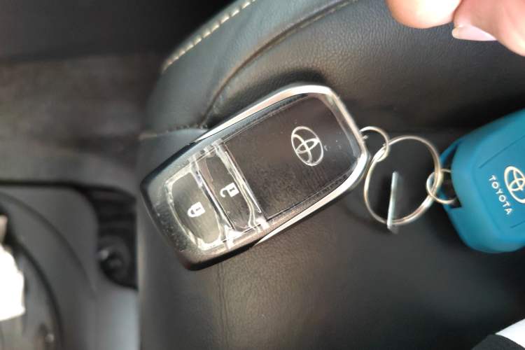 Used Toyota RAV4 2016 2.5L Automatic 4x4 Elite Edition
