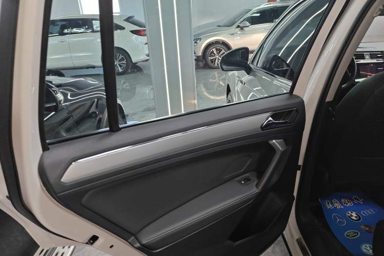 Used Volkswagen Tiguan L 2021 330TSI Automatic Two-Wheel Drive Smart Edition
