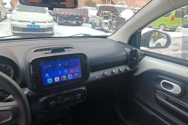 Used Roewe Clever 2021 302 km New Four-Seater Super-Efficient Version