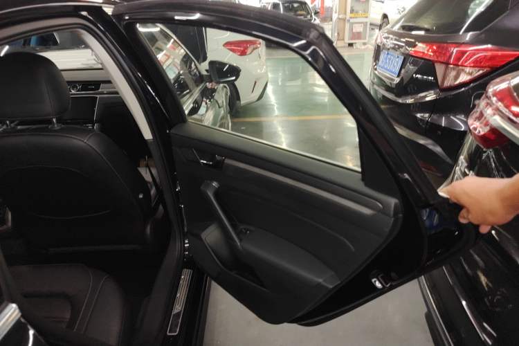 Used Volkswagen Passat 2017 330TSI DSG Luxury Edition
