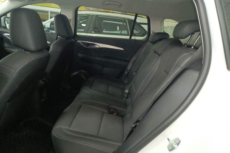 Used Buick Envision 2025 Encore Plus 28T Two-Wheel-Drive Platinum Edition