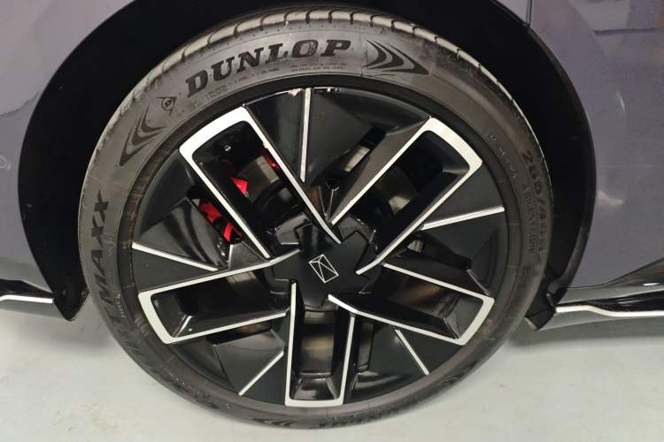 Used  12 2023 650 Three-Laser Four-Wheel Drive Performance Edition
