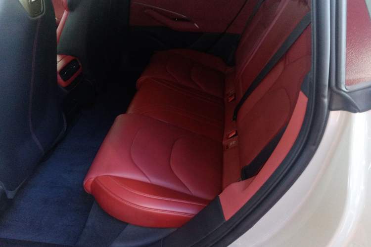 Used  SU7 2024 Rear-Drive Long-Range Intelligent Driving Version
