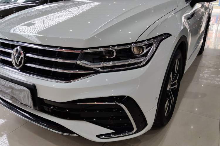 Used Volkswagen Tiguan L 2024 330TSI Automatic Two-Wheel Drive R-Line Enhanced Edition
