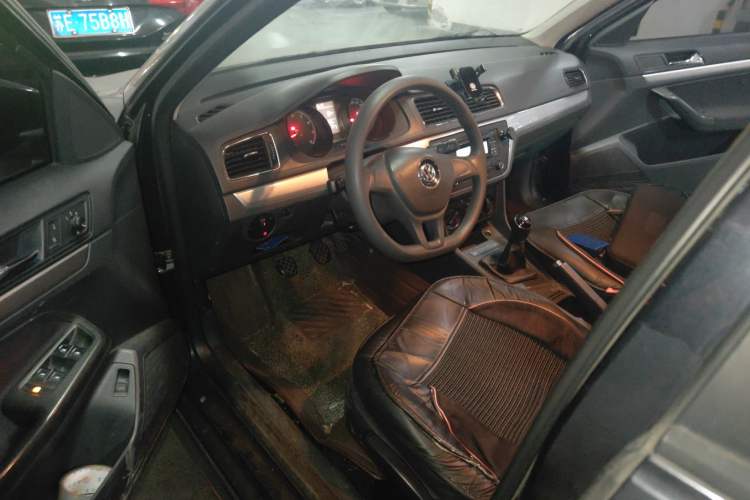 Used Volkswagen Lavida 2015 1.6L Manual Fashion Edition