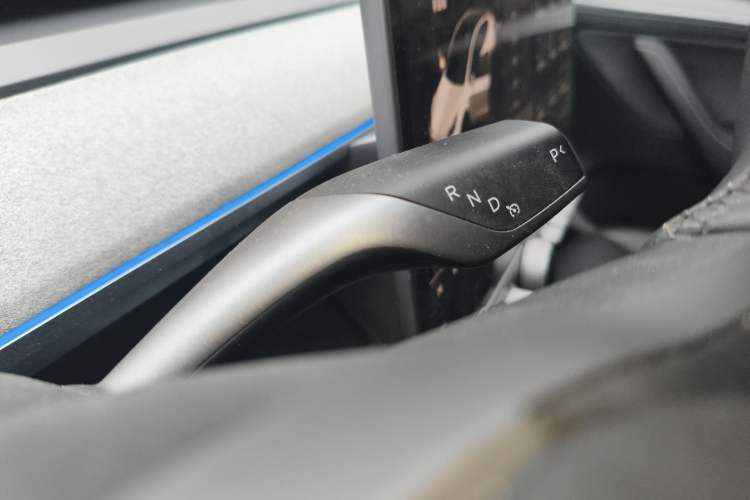 Used Tesla Model Y 2024 Long-Range All-Wheel-Drive Version