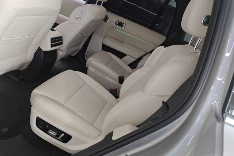 Used Li Auto L8 2023 Pro Model
