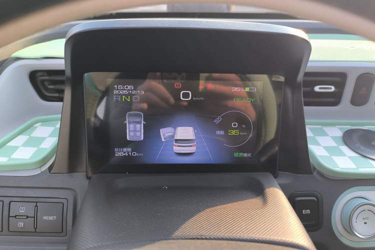 Used Wuling Hongguang MINIEV 2022 Macaron Fashion Model Lithium Iron Phosphate
