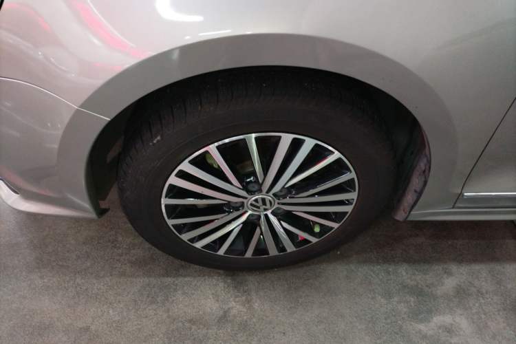 Used Volkswagen Sagitar 2017 230TSI Automatic Luxury Edition
