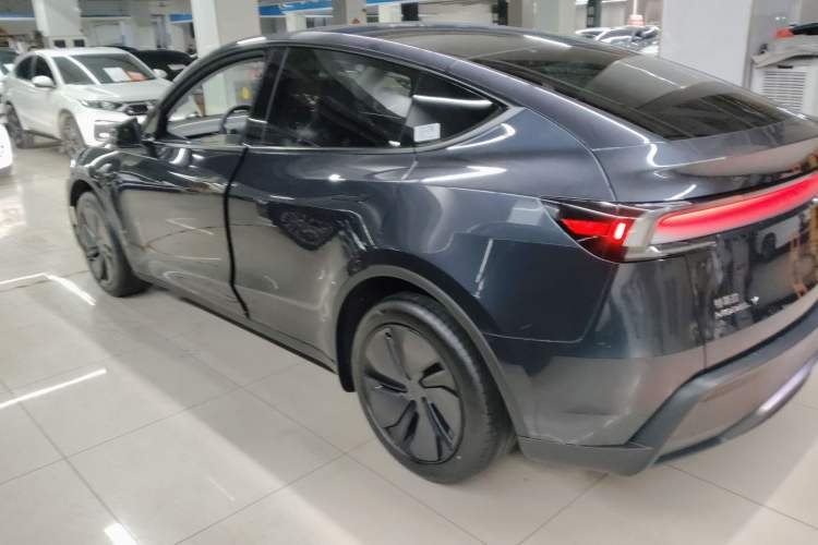 Used Tesla Model Y 2025 Rear-Wheel-Drive Version
