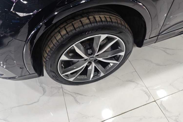 Used Audi Q7 2021 55 TFSI quattro S line Sport model