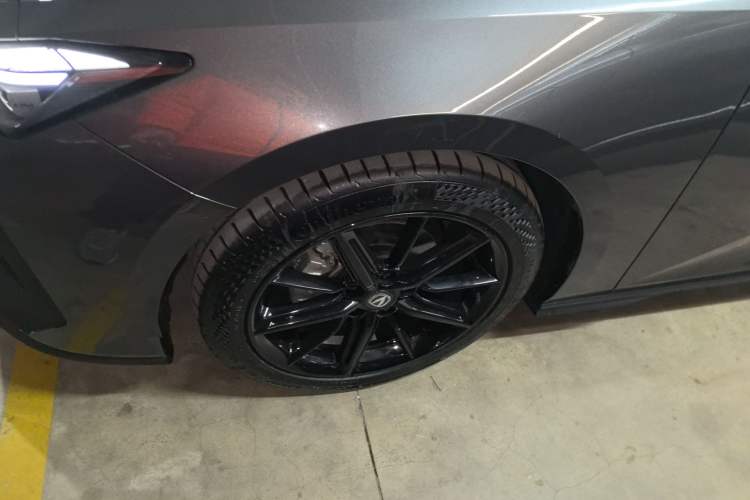 Used Changan UNI-V 2022 1.5T Prestige Version
