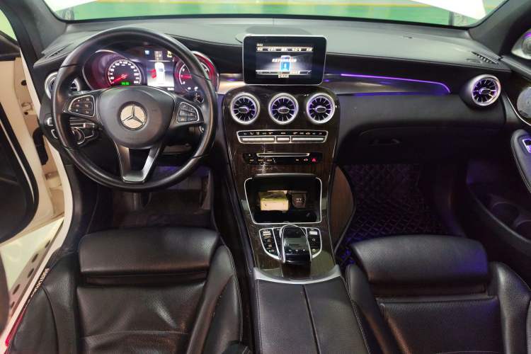 Used Mercedes-Benz GLC 2019 GLC 260 L 4MATIC Dynamic Model