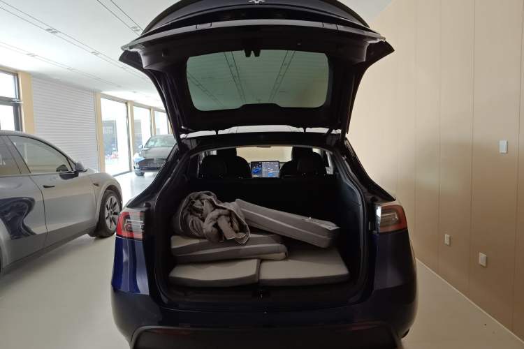 Used Tesla Model Y 2022 Performance High-Performance All-Wheel-Drive Version
