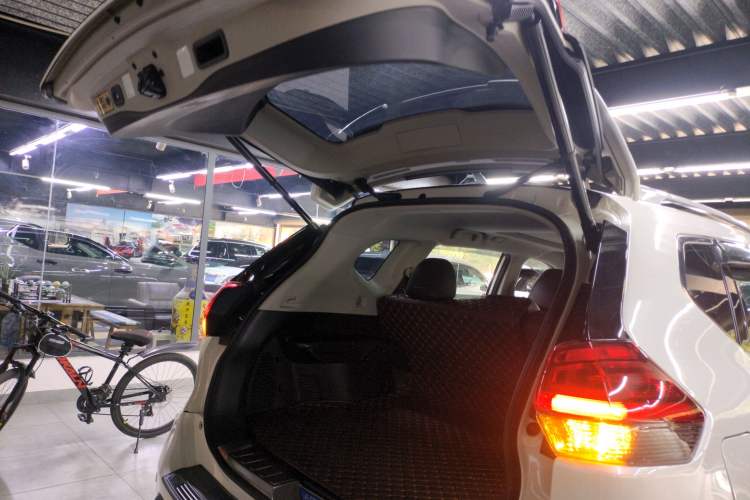 Used Nissan X-Trail 2019 2.5L CVT Smart Connect Luxury Edition 4WD
