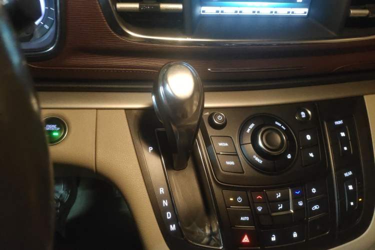 Used Buick GL8 2017 25S Luxury Version China V Standard