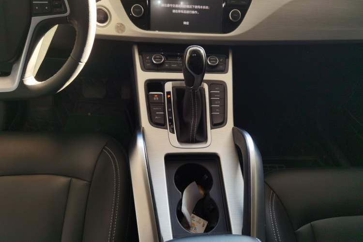 Used Geely Auto Emgrand X7 Sport 2018 1.8TD Automatic Two-Wheel Drive Smart Connect 4G Internet Edition