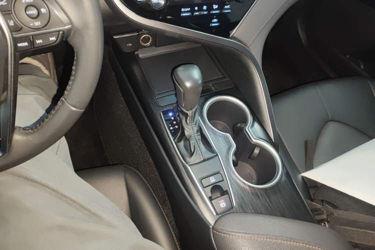 Used Toyota Camry 2023 2.0G Luxury Edition
