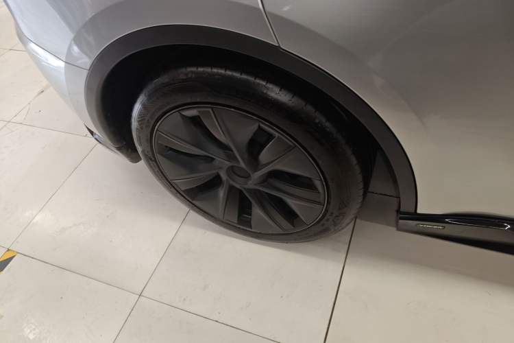 Used Tesla Model Y 2023 Rear-Wheel-Drive Version
