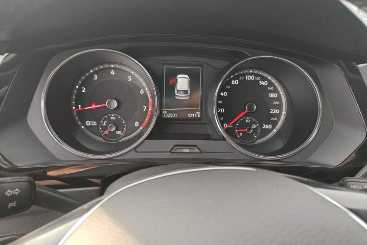 Used Volkswagen Tiguan L 2019 330TSI Automatic Two-Wheel Drive Smart Luxury Version China V Emission Standard