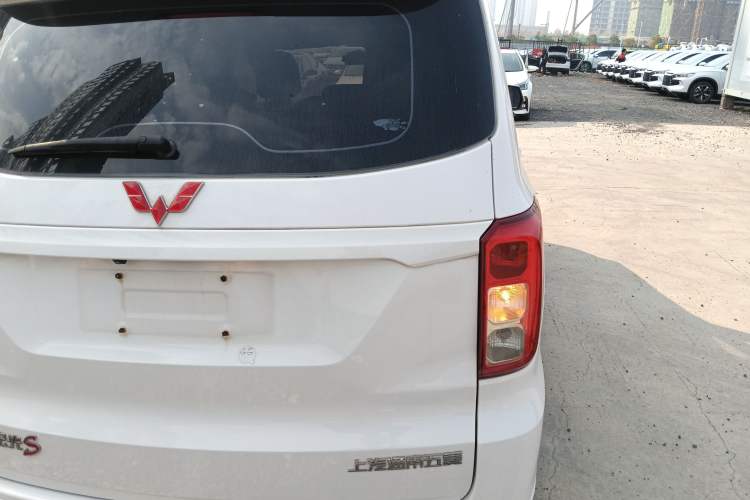 Used Wuling Hongguang 2018 1.5L S Comfort Model L2B
