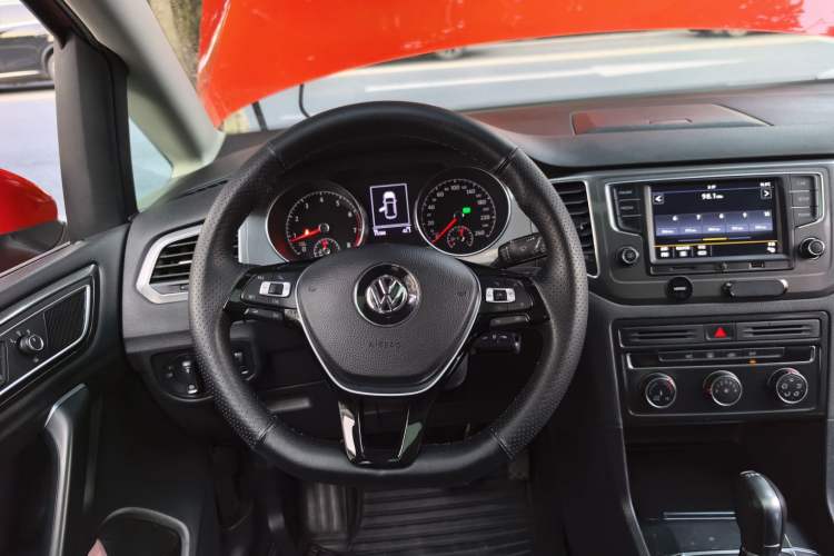 Used Volkswagen Golf Sportsvan 2016 230TSI Automatic Trend Edition
