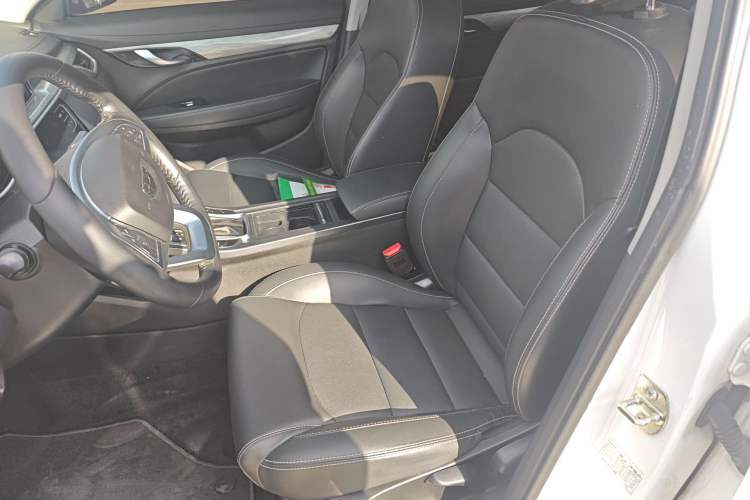 Used Geely Auto Emgrand 2019 Leading Edition 1.5L CVT Upward-Connected Model China VI Standard
