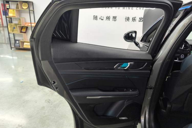 Used Lynk & Co 05 2020 2.0TD Two-Wheel Drive Shine Halo