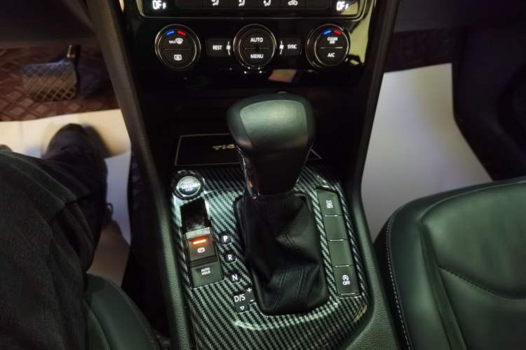 Used Volkswagen Tiguan L 2020 330TSI Automatic Two-Wheel Drive Panoramic Comfort Edition China VI Standard