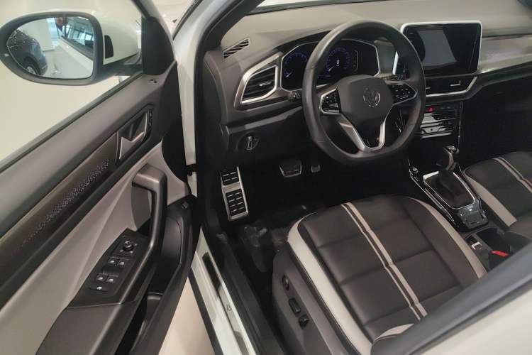 Used Volkswagen T-ROC 2023 300TSI DSG Two-Wheel Drive Starlight Edition
