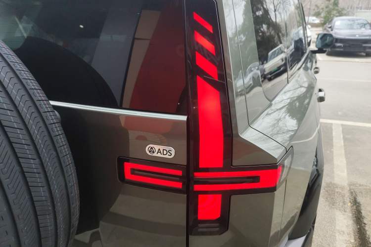 Used Brave warrior M817 2025 Model, Max
