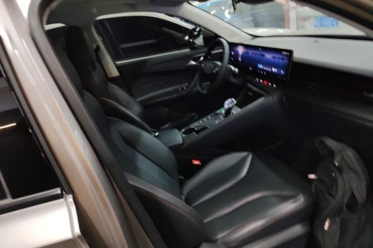 Used Roewe RX5 2023 1.5T Luxury Sliding-Screen Version
