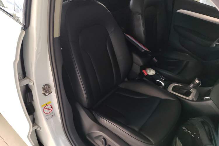 Used Audi Q3 2015 35 TFSI Comfort Model
