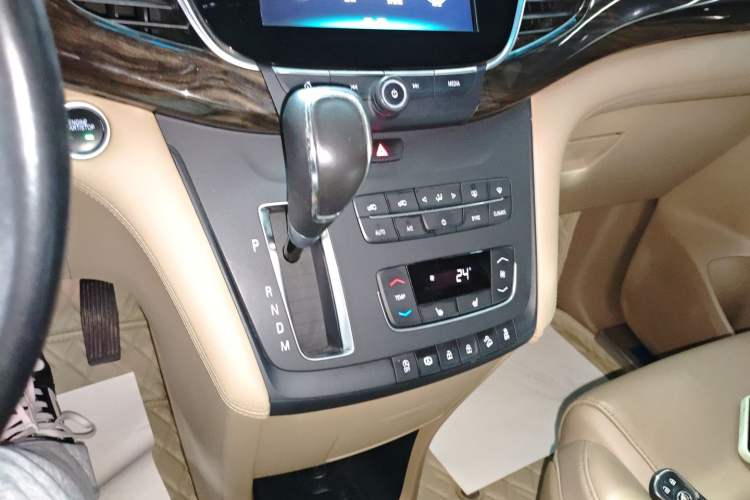 Used Buick GL8 2017 ES 28T Premium Version China V Standard