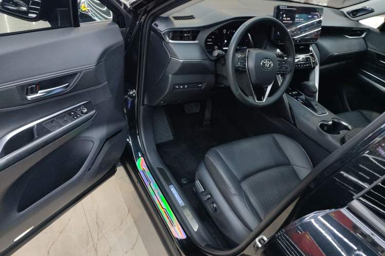 Used Toyota Venza 2023 2.5L Smart Electric Hybrid Dual-Drive Prestige Version
