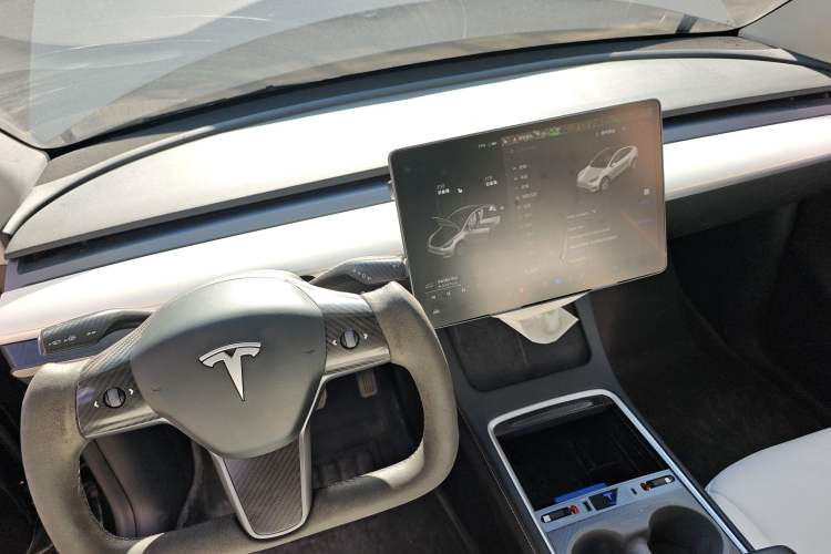 Used Tesla Model Y 2021 Standard Range Rear-Wheel Drive Version
