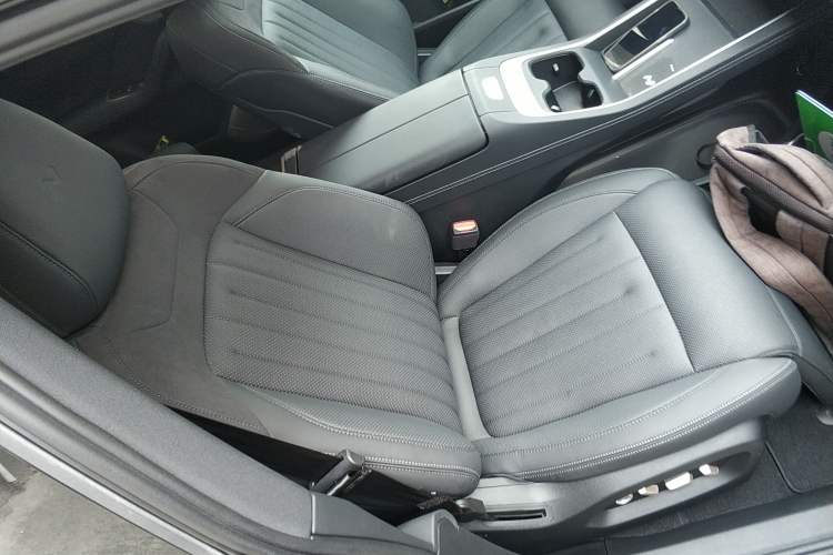 Used ONVO L60 2024 60 kWh All-Wheel Drive
